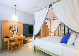 CRAFT Resort & Villas, Phuket Town - scheduled shuttle to Phuket Old Town 5