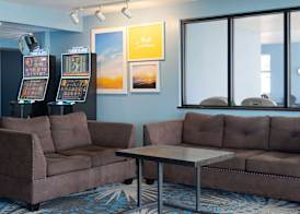 Days Inn by Wyndham Neenah 3