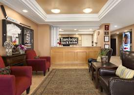 Travelodge by Wyndham Spruce Grove 2