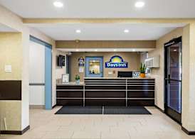 Days Inn by Wyndham Woodland 2
