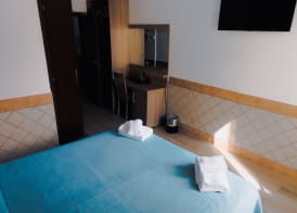 Square Inn 5