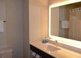 Holiday Inn Express BLOOMSBURG by IHG 4