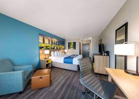 Days Inn by Wyndham Lathrop 4