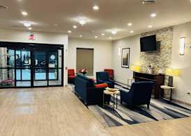 Comfort Suites Plymouth near US-30 4