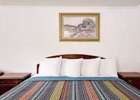 Knights Inn Macedonia 4