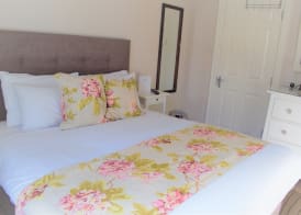 Tom Dick and Harriet's Accommodation 4