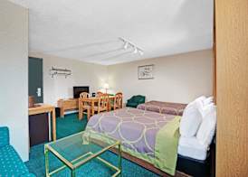 Super 8 by Wyndham Kenmore/Buffalo/Niagara Falls Area 4