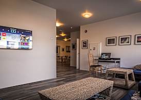 Bakki Apartments & Hostel 4