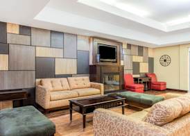 La Quinta by Wyndham Ennis 3