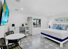 The Retreat at Anna Maria Island Inn 4