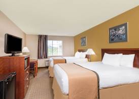 Days Inn by Wyndham Norton 3