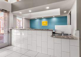Days Inn by Wyndham Phoenix West 2