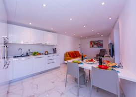 Yellow View Apartment 5