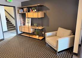 Super 8 by Wyndham Windsor 4