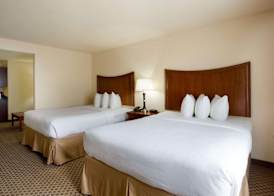Quality Suites Huntsville Near University 5