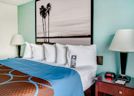 Super 8 by Wyndham St. Petersburg 4