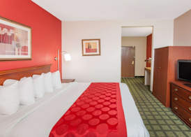 Baymont by Wyndham Decatur IL North 5