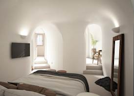 You and Me Suites Oia 3