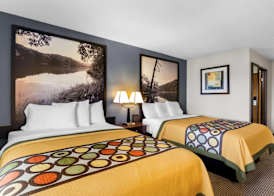 Super 8 by Wyndham Bloomington University Area 4