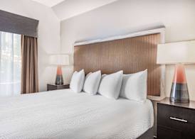 Ramada by Wyndham Bakersfield 5