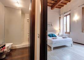 Calzaiuoli Apartments by Mamo Florence 2