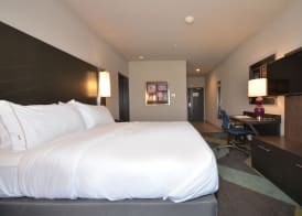 Holiday Inn Express & Suites OKLAHOMA CITY MID - ARPT AREA by IHG 2