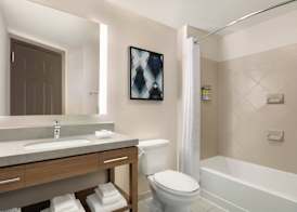 Holiday Inn CLEVELAND AIRPORT WEST by IHG 4