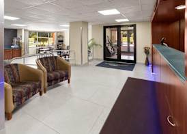 Howard Johnson by Wyndham Savannah GA 4