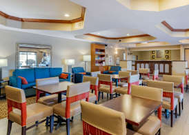 Comfort Suites South Haven near I-96 4