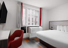 Ramada by Wyndham Brooklyn Near Flatbush 3