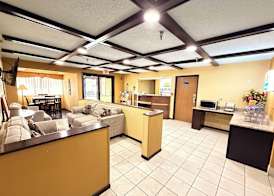 Fairview Inn & Suites Whitewater 2