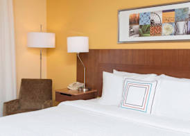 Fairfield Inn and Suites by Marriott Chicago St. Charles 4
