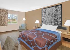 Super 8 by Wyndham Seville 4