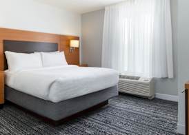 TownePlace Suites by Marriott Erie 4