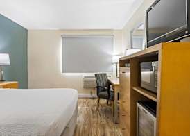 Days Inn by Wyndham Woodland 4