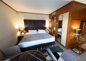 Goldstar Apartments & Suites 5