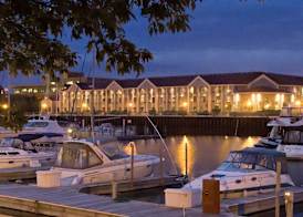 DoubleTree by Hilton Racine Harbourwalk 3