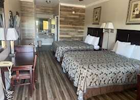Rodeo Lodge 4