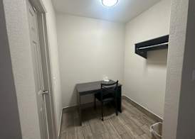 Econo Lodge St. Petersburg Central 3