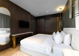 Maison Privee - Glamourous Apt with Sea Views at FIVE Palm 2