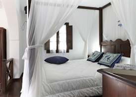 Anna Traditional Apartments 4