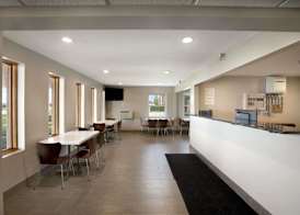 Super 8 by Wyndham Tuscola 2