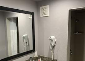 Skyways Hotel 5