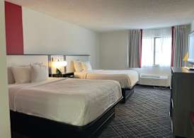 Ramada by Wyndham Waupaca 5