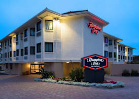 Hampton Inn Monterey 2