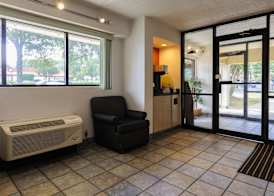 Days Inn by Wyndham Charlotte University 2