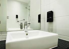 Heeton Concept Hotel - City Centre Liverpool 3