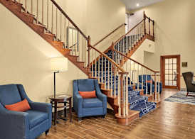 Comfort Suites Milwaukee Airport 4