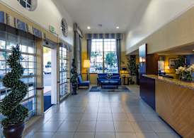 Ramada by Wyndham Costa Mesa/Newport Beach 3
