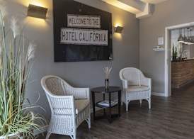 Beach Hotel California 2